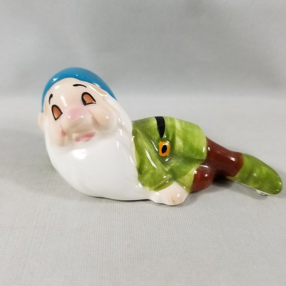 Vintage Walt Disney Productions Sleepy Figurine Snow White Dwarf Ceramic - Picture 1 of 13